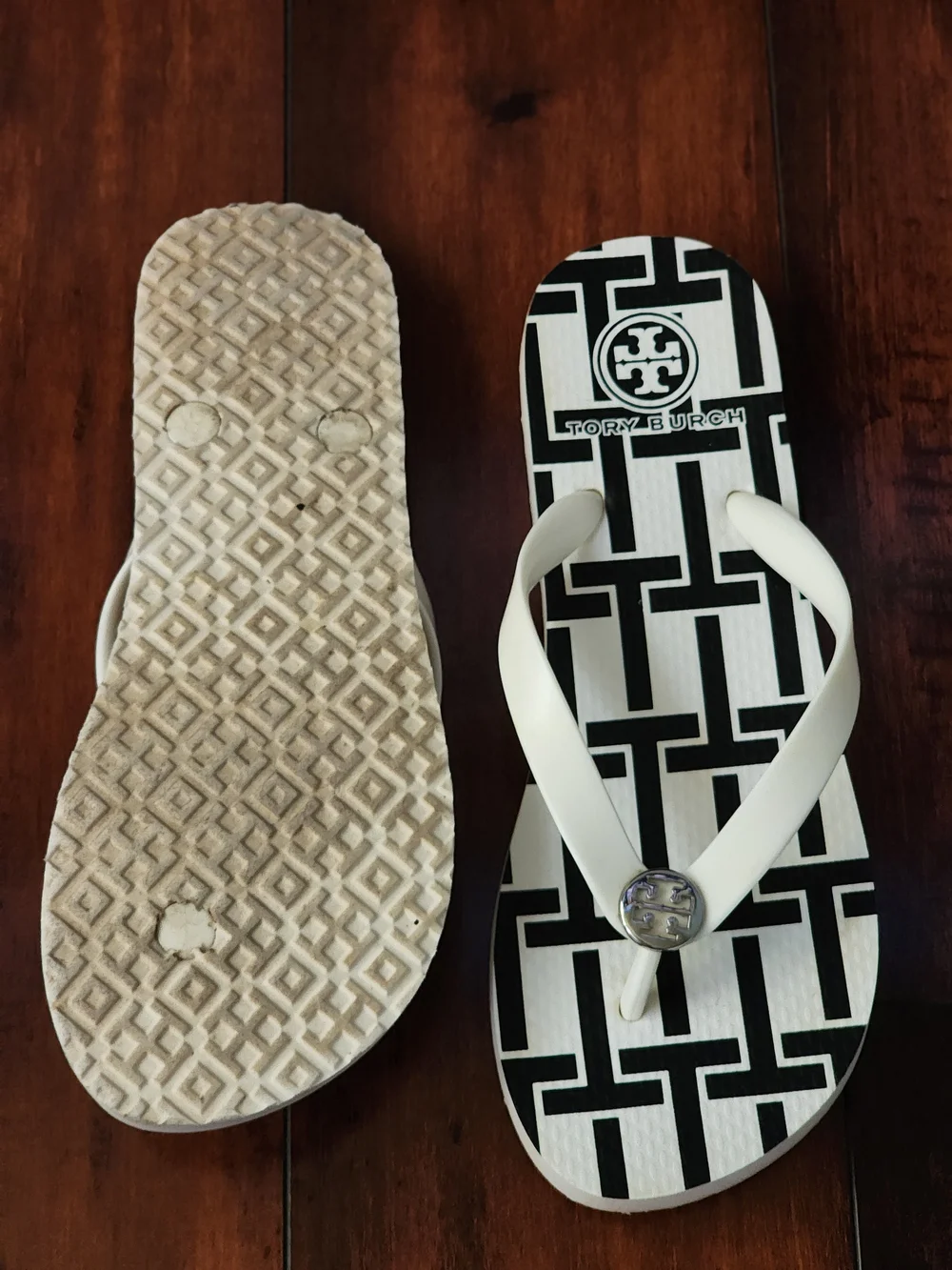 Tory Burch White & Black Logo Print Flip Flop Sandals Size 7